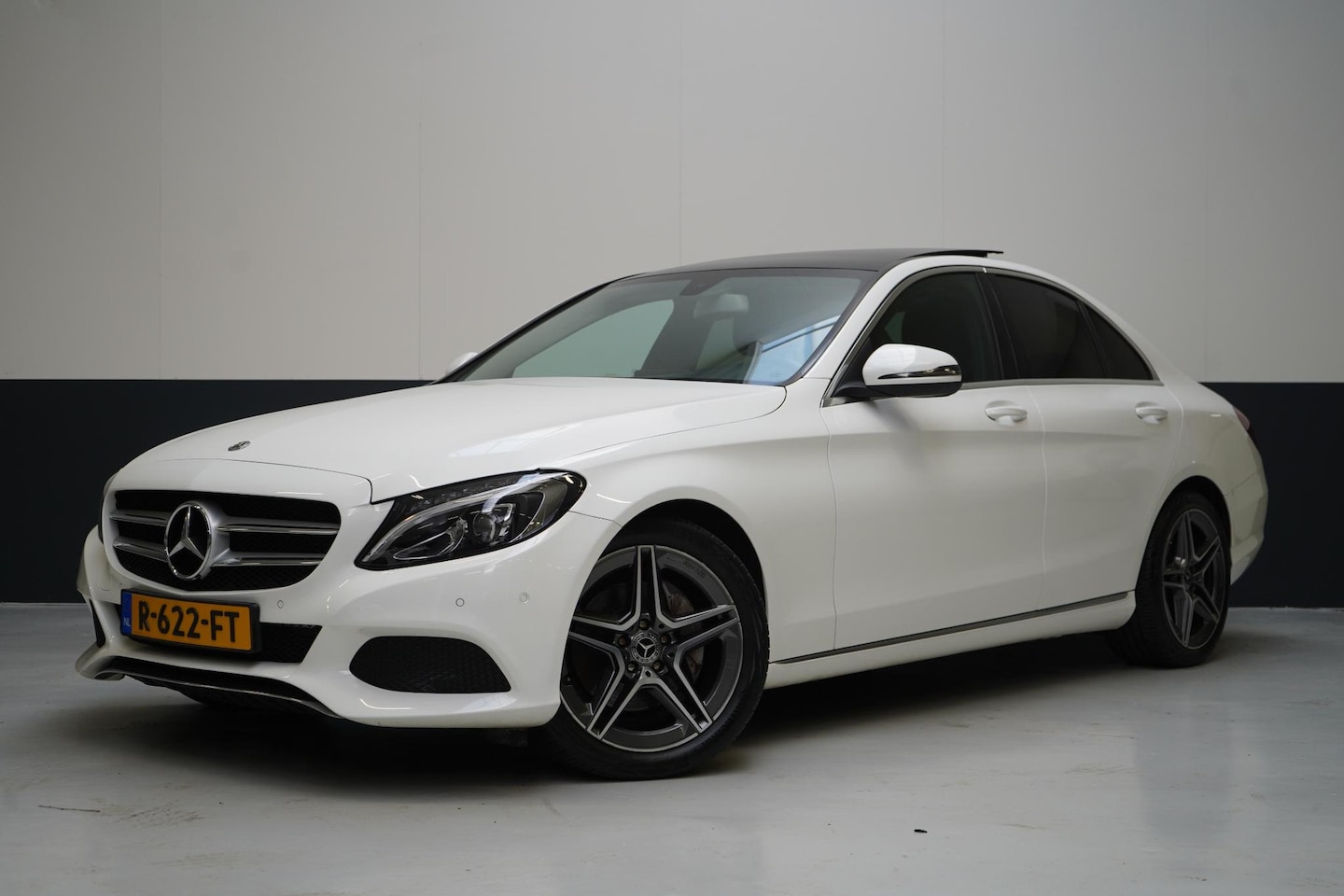 Mercedes-Benz C-klasse - 250 Premium Plus | Panoramadak | Navigatie | Stoelverwarming | Parkeersensoren - AutoWereld.nl