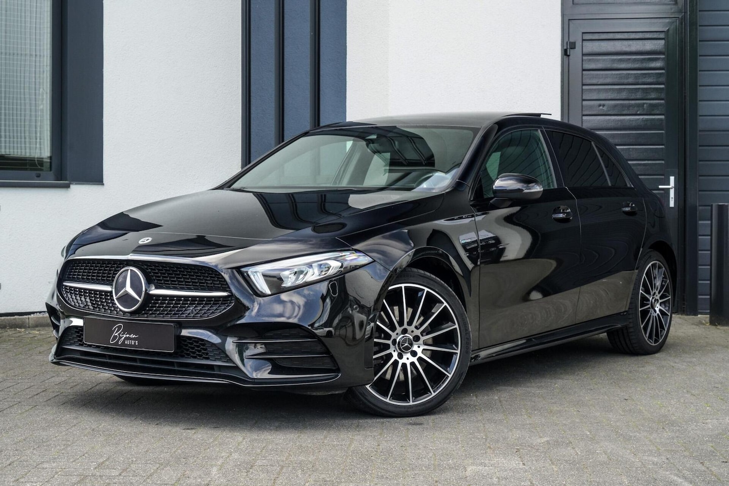 Mercedes-Benz A-klasse - 250 e AMG Line PANO / TREKHAAK / CAMERA - AutoWereld.nl