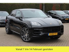 Porsche Cayenne Coupé - 3.0 E-Hybrid / Panoramadak / Camera / Luchtvering / Laser LED / Sportuitlaat / 22'' / Intr