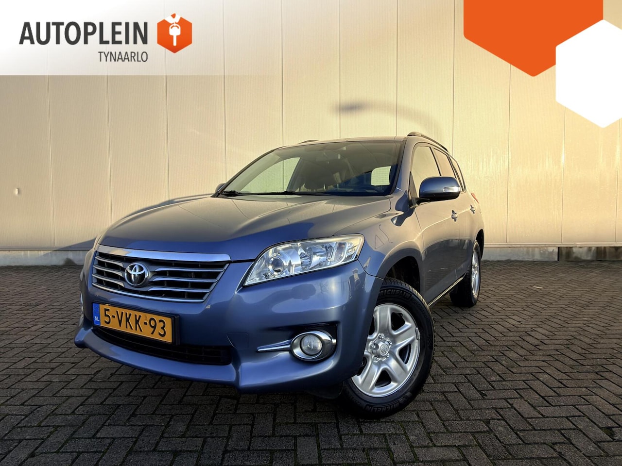 Toyota RAV4 - AWD 2.0 VVTi Comfort *Airco*|Vierwielaandijrving|Van|NL Auto|BTW|achterbank aanwezig| - AutoWereld.nl