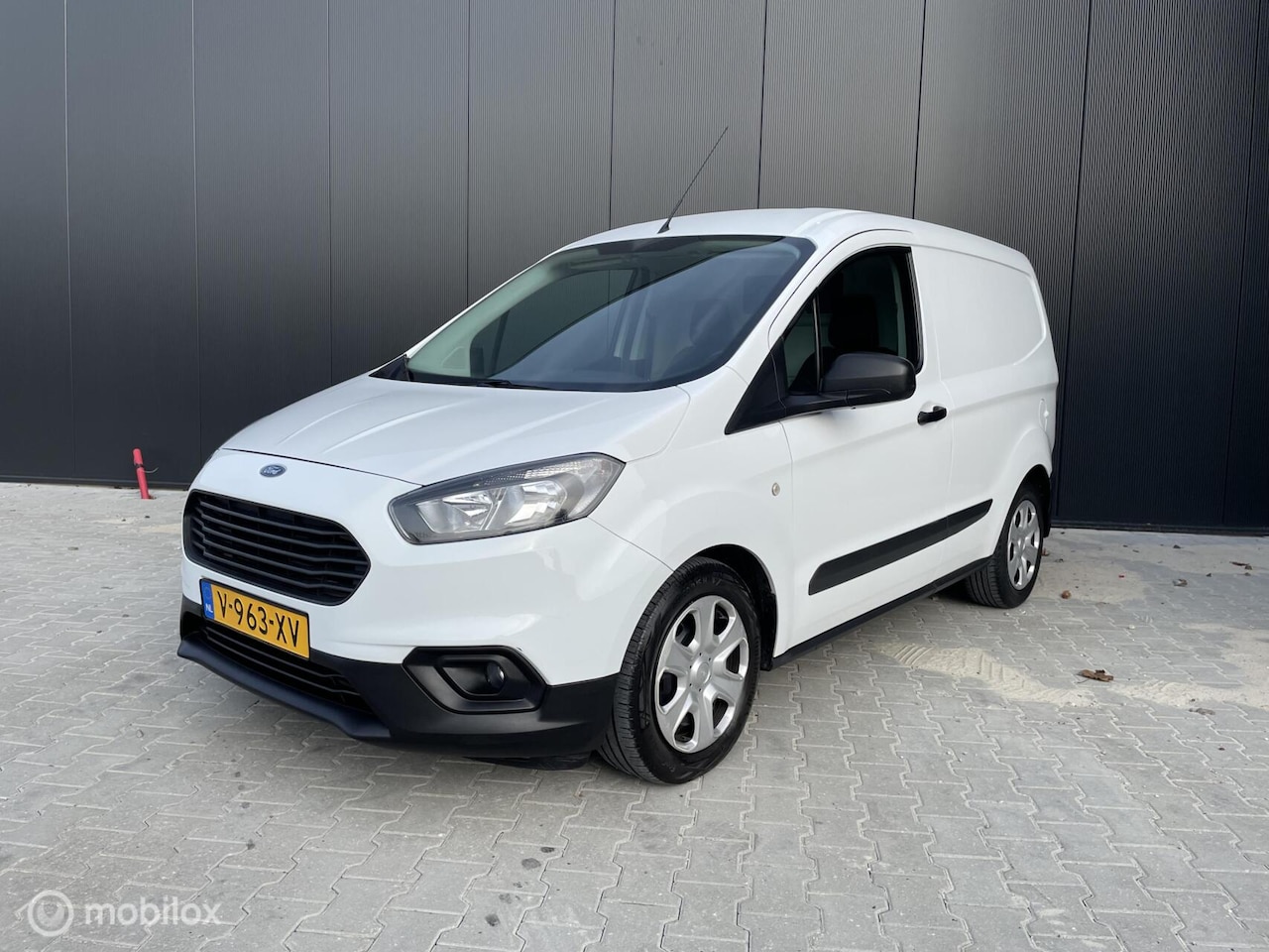 Ford Transit Courier - 1.0 / AIRCO / CRUISE / NAP - AutoWereld.nl