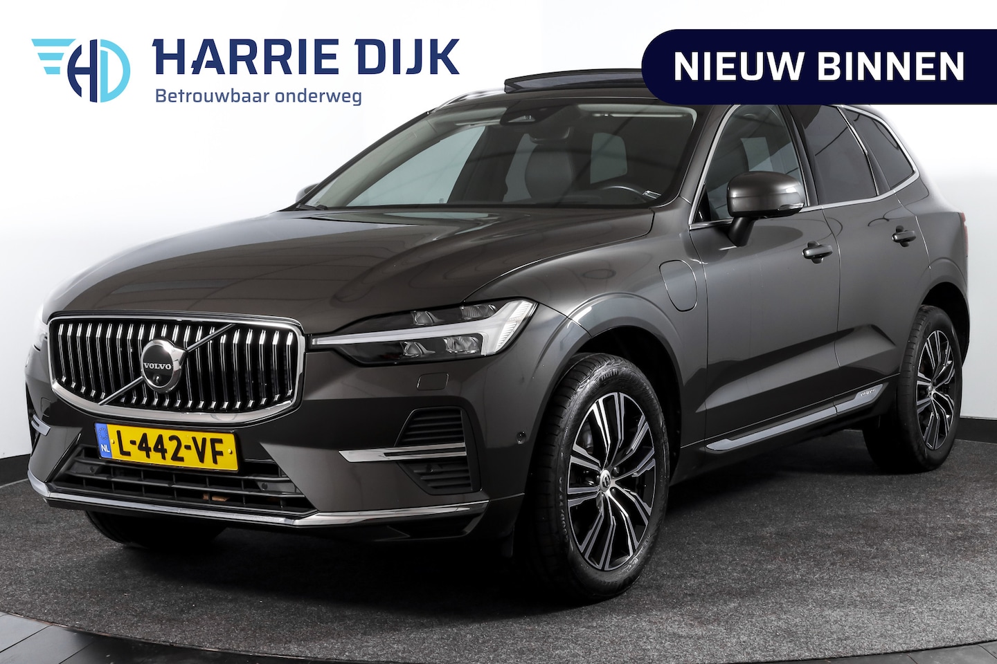 Volvo XC60 - 2.0 T6 Plug-in hybrid AWD Inscription Exclusive Orig. NL | Luchtvering | Elek. Trekhaak | - AutoWereld.nl