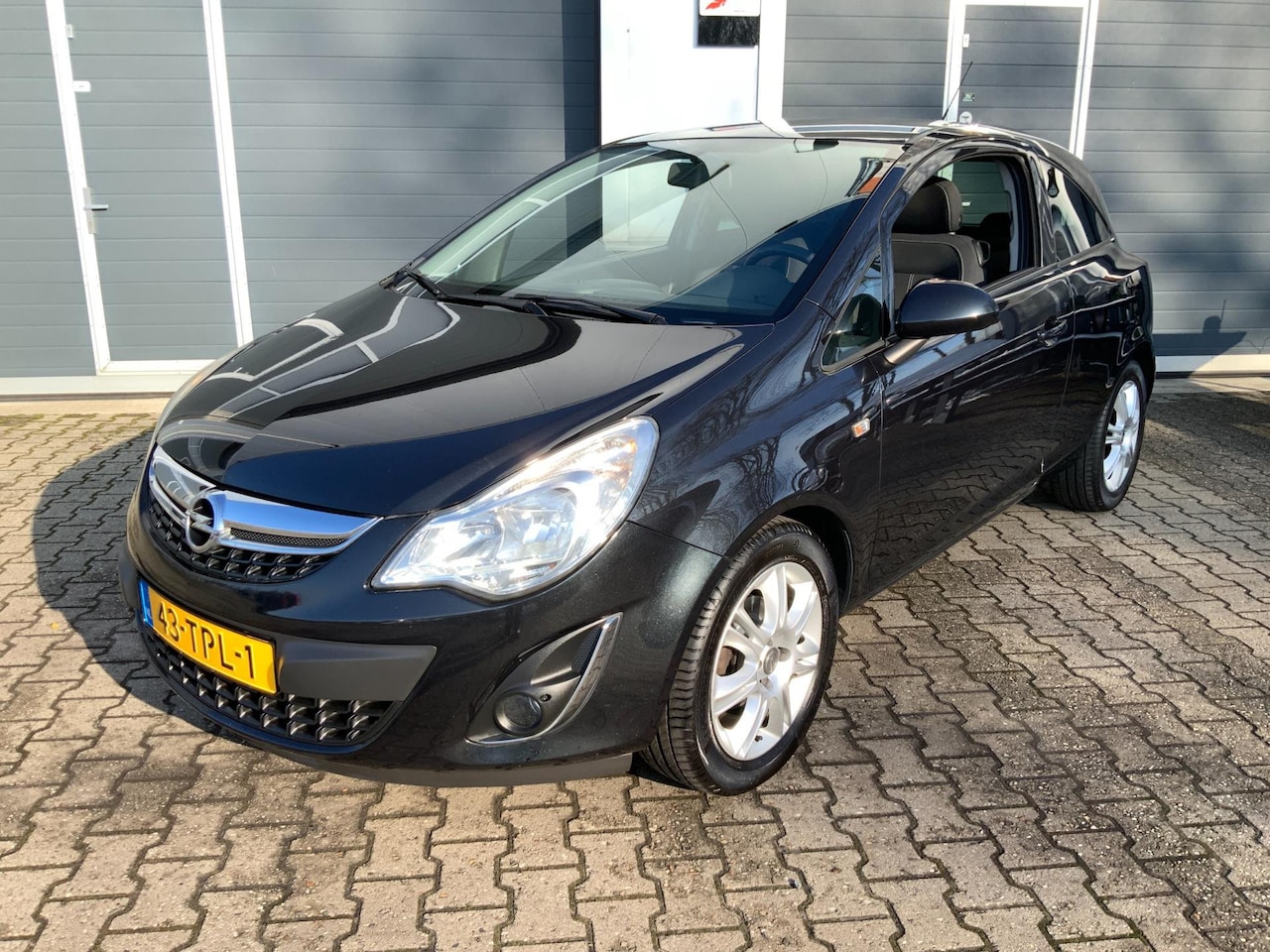 Opel Corsa - 1.2 Color Edition LPG G3 Airco APK 3-2027 - AutoWereld.nl