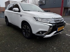 Mitsubishi Outlander - 2.0 PHEV Executive Edition Navigatie trekhaak