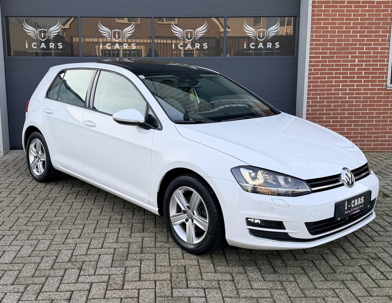 Volkswagen Golf - 1.4 TSI ACT Highline Panorama Trekhaak - AutoWereld.nl