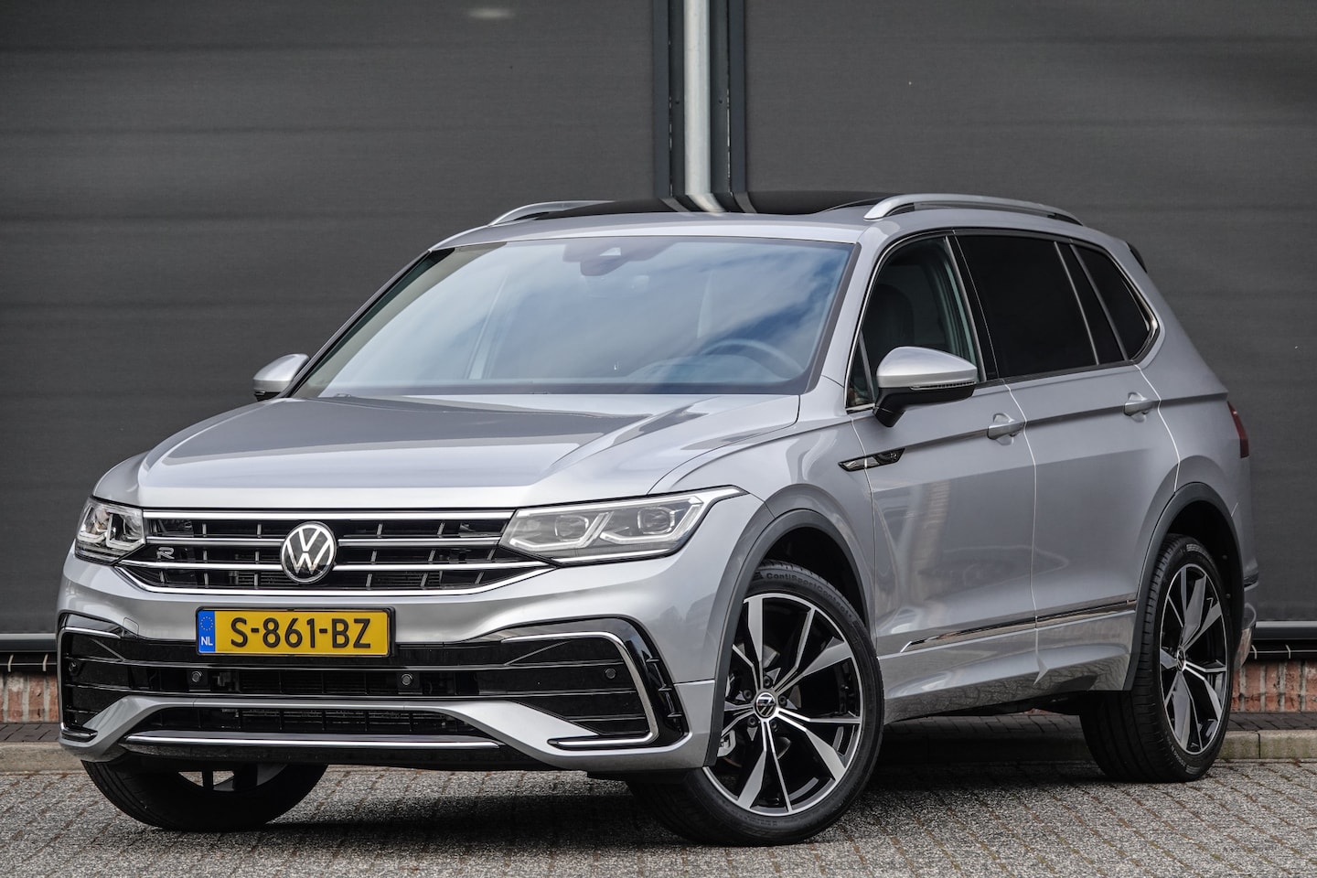 Volkswagen Tiguan Allspace - 1.5Tsi 150Pk Aut. I R-Line | 7-Persoons | Virtual Cockpit | Head-Up display | Achteruitrij - AutoWereld.nl