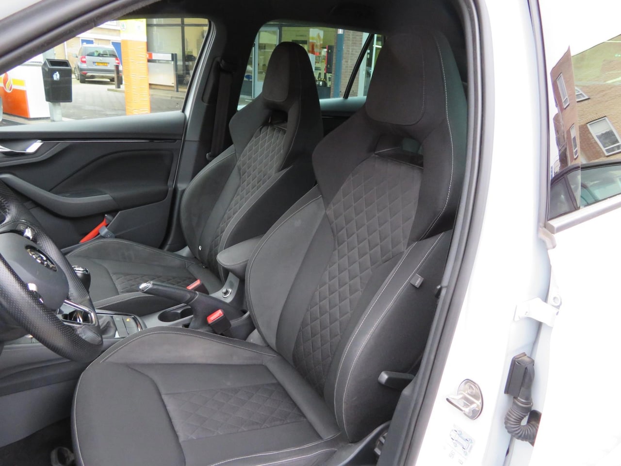 Skoda Kamiq - 1.0 TSI SPORT BUSINESS BJ21, 56dKM ! ACHTER CAMARA COMPLEET! - AutoWereld.nl