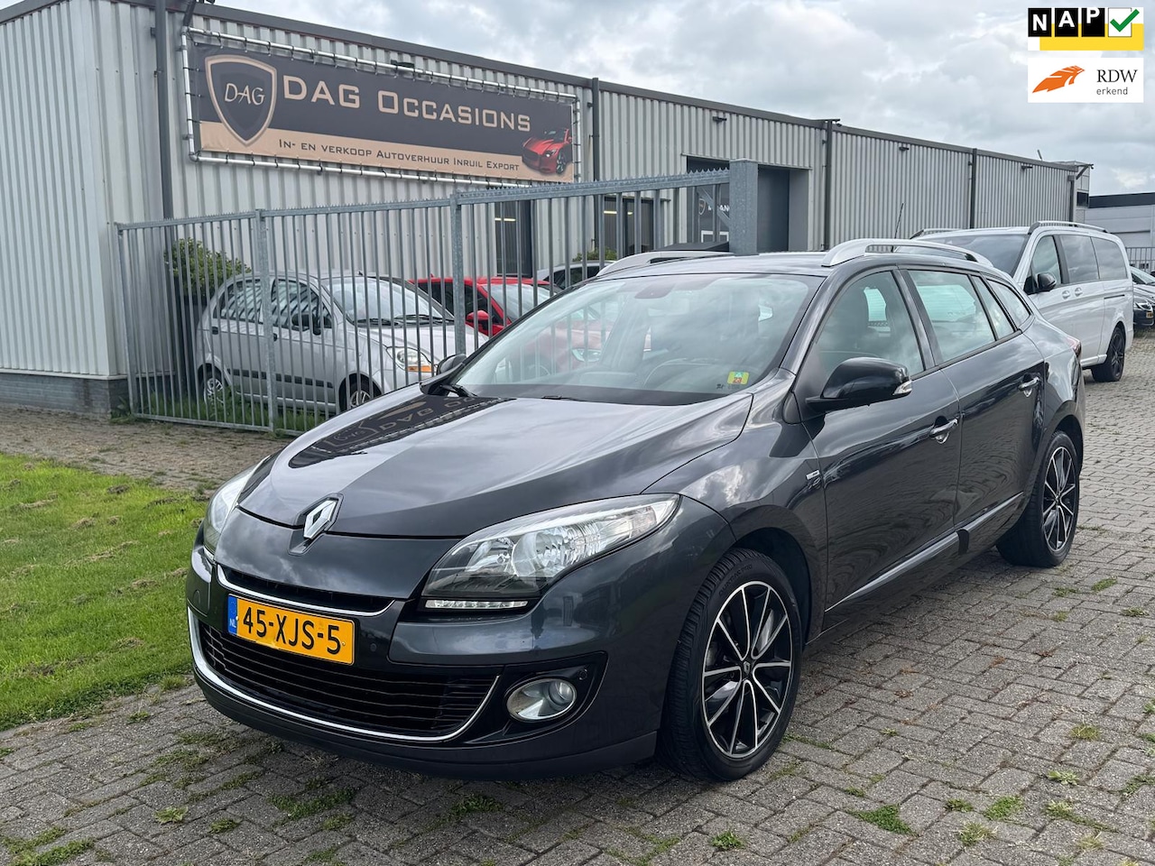 Renault Mégane Estate - 1.2 TCe Bose CAMERA|CRUISE|NAVI|PDC|LEERSTOELVW - AutoWereld.nl