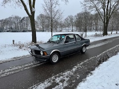 BMW 3-serie - E21 318i BAUR 5 versnellingen