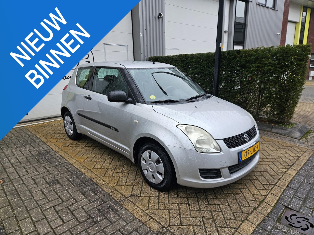 Suzuki Swift - 1.3 Base Nieuwe APK Nieuwe All-Season Banden - AutoWereld.nl