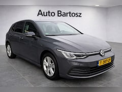 Volkswagen Golf - | 64.138 km | Adaptieve cruise control | Parkeercamera | LED | Navigatie | Clima | Carplay