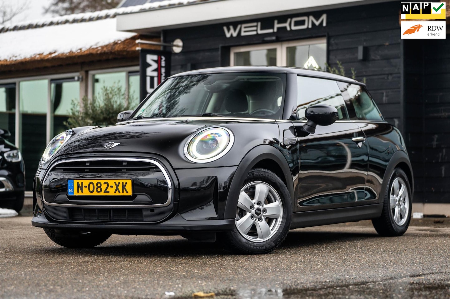 MINI One - Mini 1.5 Essential NL Auto I NAP I Navigatie I Climate I Cruise I Dealeronderhouden I 1e E - AutoWereld.nl