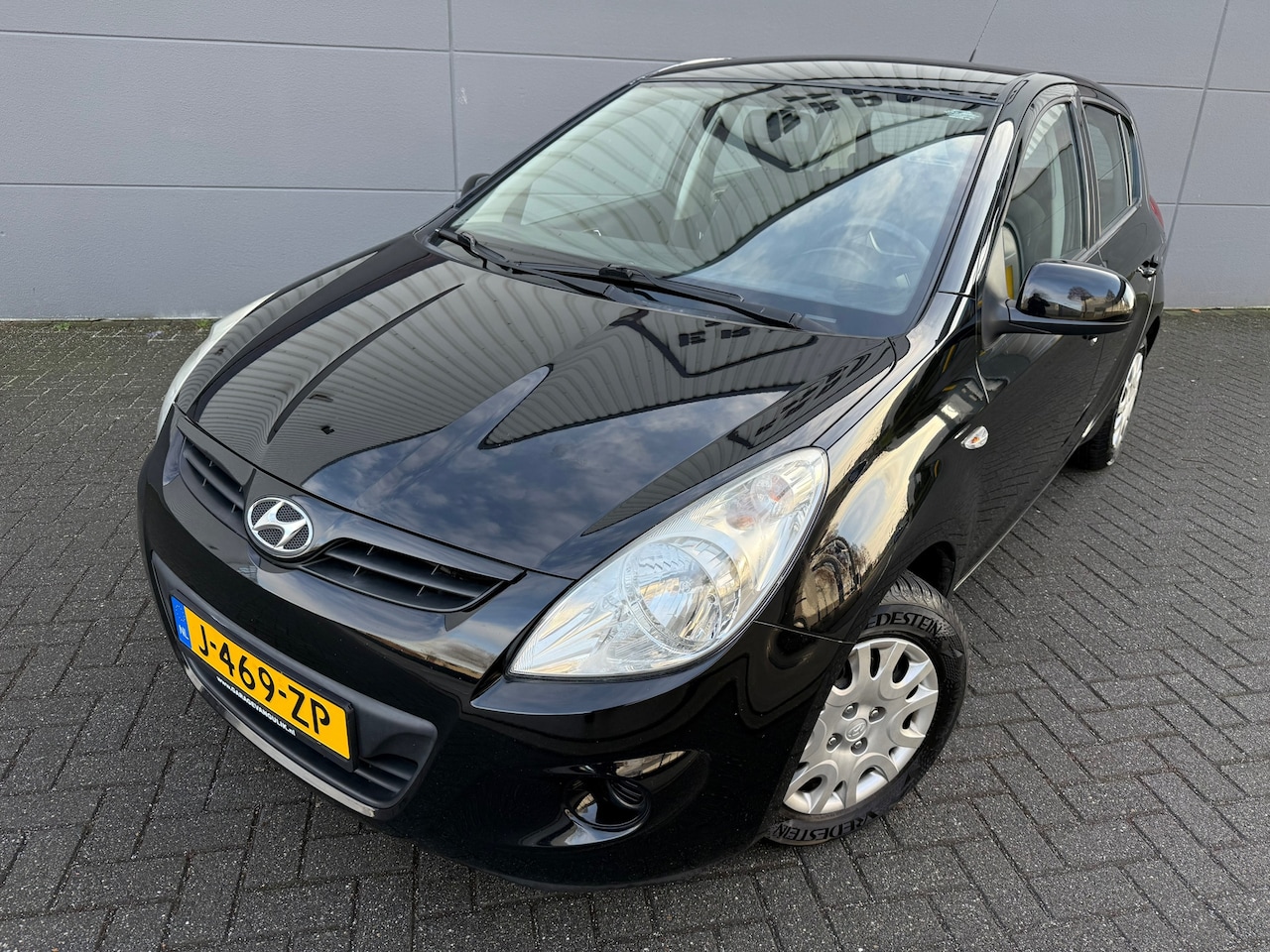 Hyundai i20 - 1.2i ActiveVersion Young*NEW APK*NAP*AIRCO*ELKT-RAAM - AutoWereld.nl