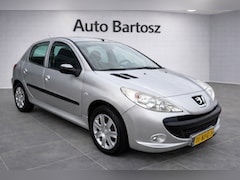 Peugeot 206 - | NAP | 1e eigenaar | Nieuwe distributieriem | Zuinig | Regensensor