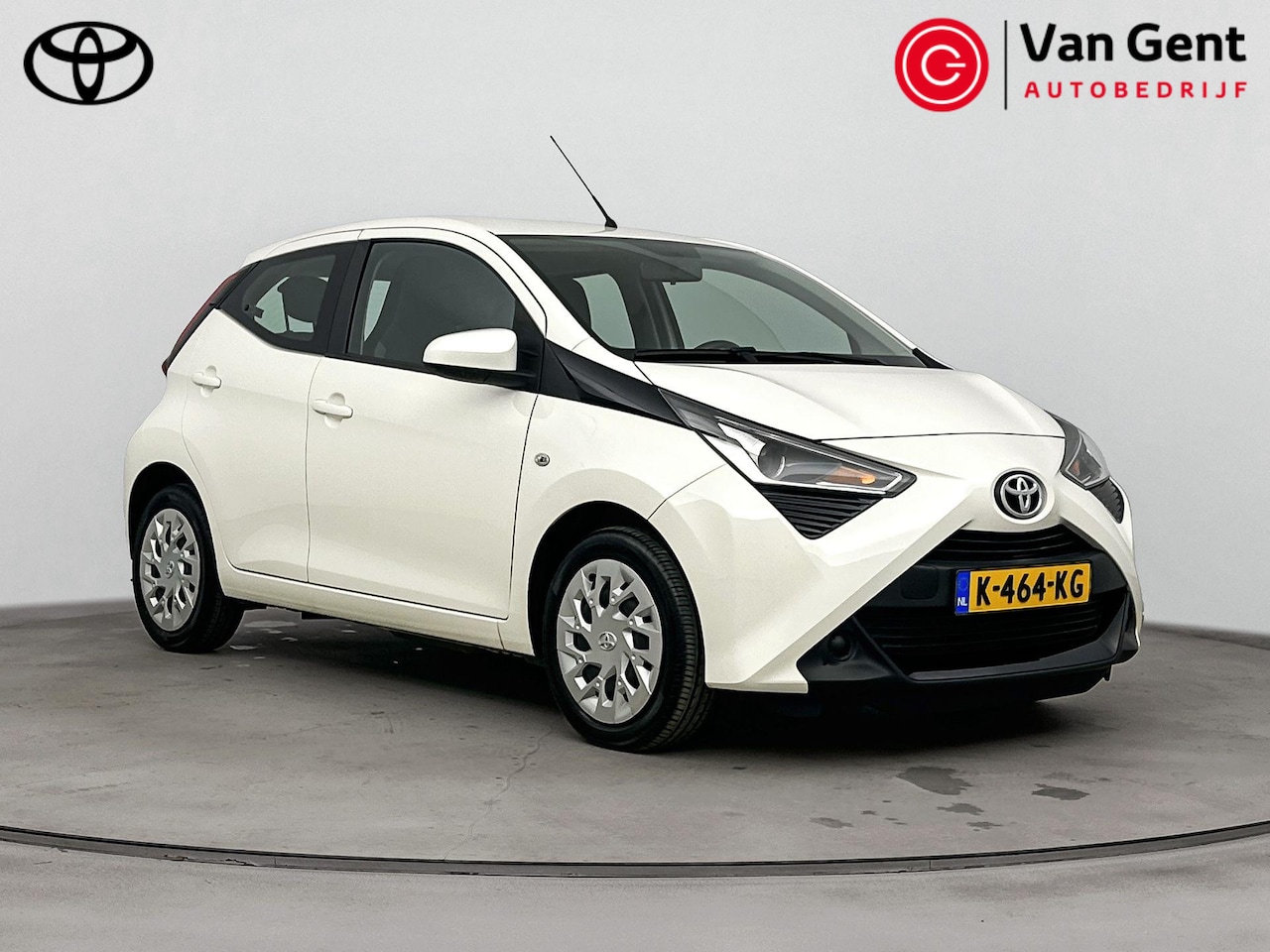 Toyota Aygo - 1.0 VVT-i x-play | Apple Carplay / Android Auto | Airco | Camera | Bluetooth | DAB - AutoWereld.nl