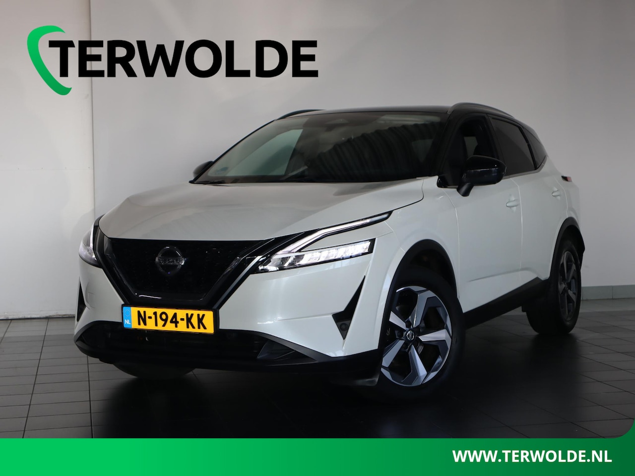 Nissan Qashqai - 1.3 MHEV Xtronic Premiere Edition | AUTOMAAT | Panoramadak | Head-Up Display | Trekhaak | - AutoWereld.nl