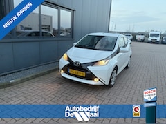 Toyota Aygo - 1.0 VVT-i X-Play 5-drs. NAVI/CAMERA/AIRCO/LIMITER
