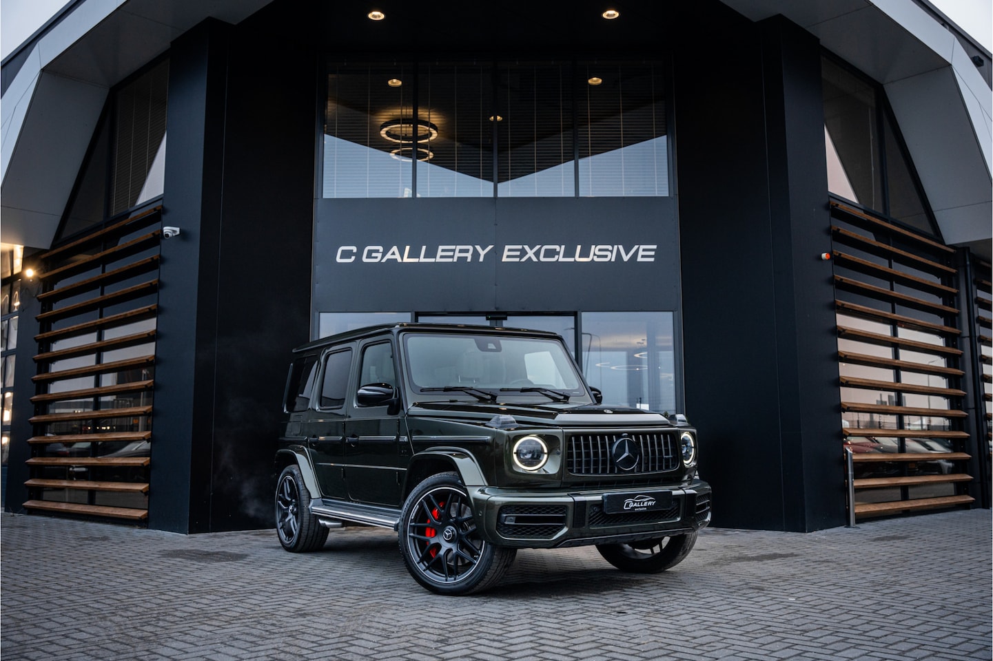 Mercedes-Benz G-klasse - G63 - Olijf Groen | Panorama | Burmester | Stoelkoeling & Massage - AutoWereld.nl