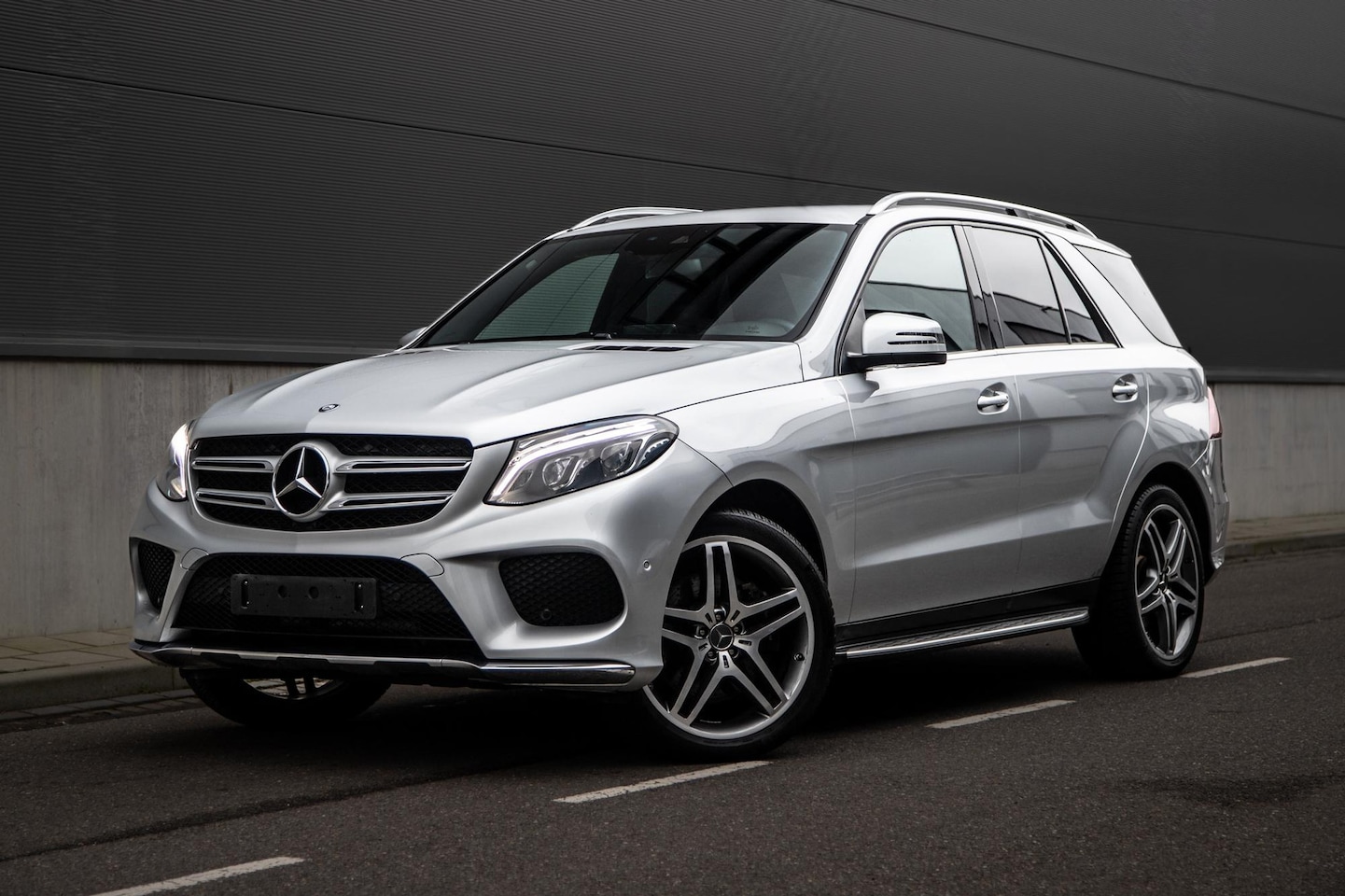 Mercedes-Benz GLE-Klasse - 500 4MATIC | AMG Pakket  | 360 Camera | Elek. Trekhaak | Stoelventilatie | Massage | Harma - AutoWereld.nl