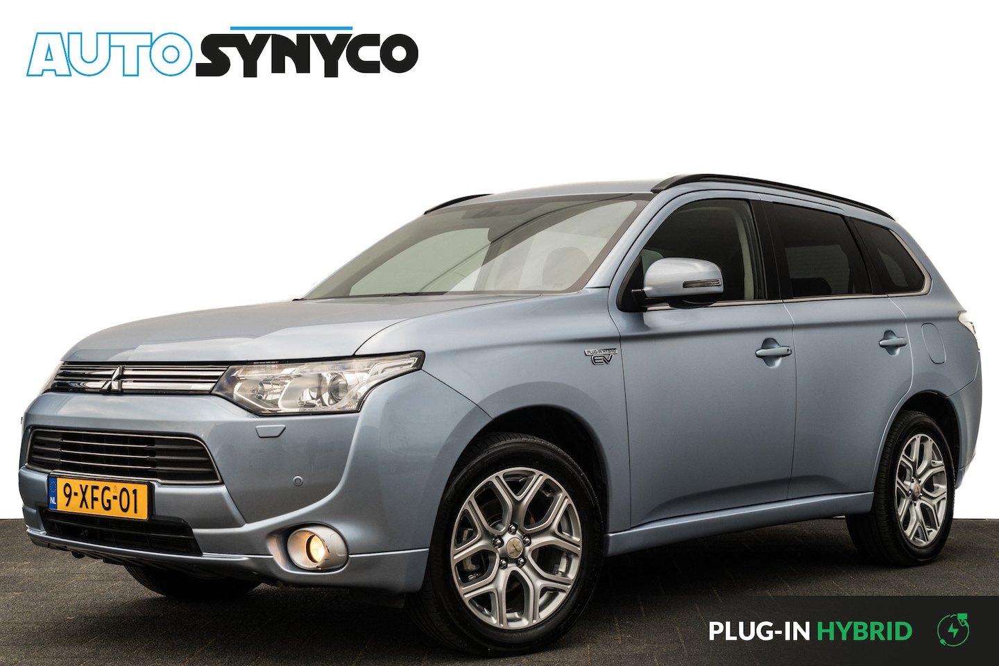 Mitsubishi Outlander - 2.0 PHEV Executive Edition | Xenon | Camera | | PDC | Cruise | Climatronic - AutoWereld.nl