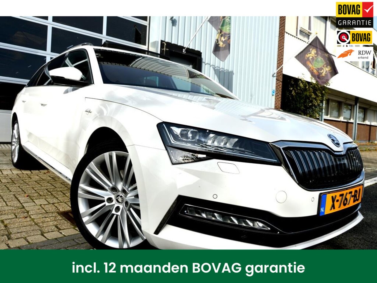 Skoda Superb Combi - 1.4 TSI iV CAM/LMV19/NAVI/LEER/VIRTU/PANO - AutoWereld.nl