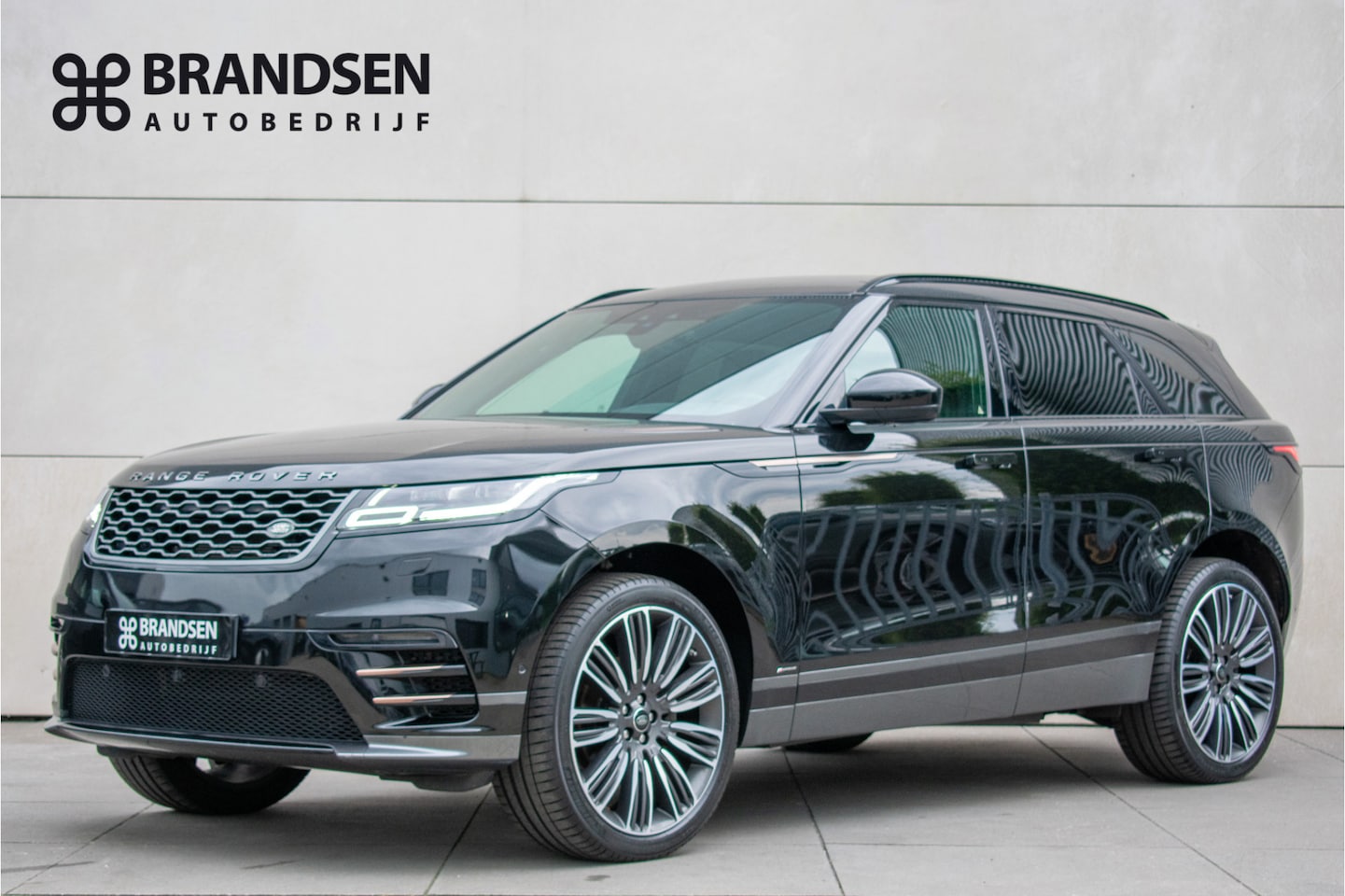 Land Rover Range Rover Velar - 2.0 I4 AWD R-Dynamic SE Elek. pano dak 22" Leer Elek. stoelen - AutoWereld.nl