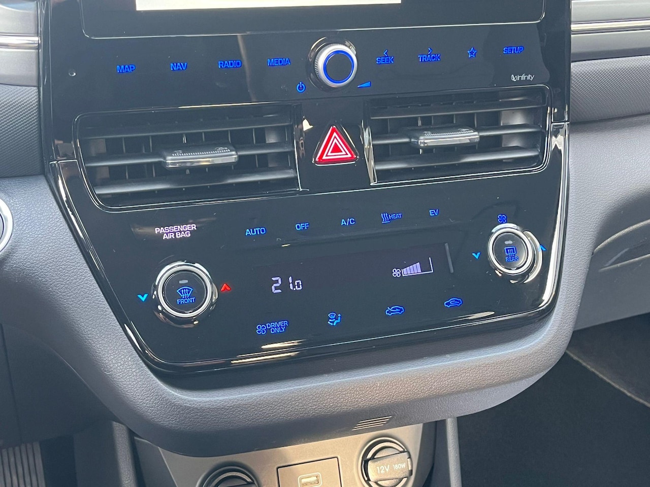 Hyundai IONIQ - Comfort EV 38 kWh | Navigatie | Adaptive cruise control | Keyless - AutoWereld.nl