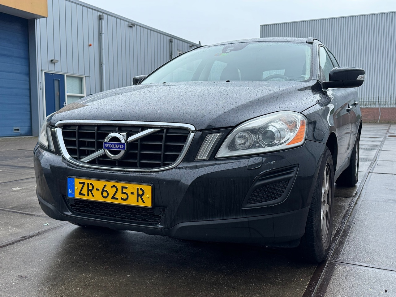 Volvo XC60 - 2.4 D5 AWD Summum TIK IN DE MOTOR!!! - AutoWereld.nl