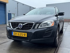 Volvo XC60 - 2.4 D5 AWD Summum TIK IN DE MOTOR