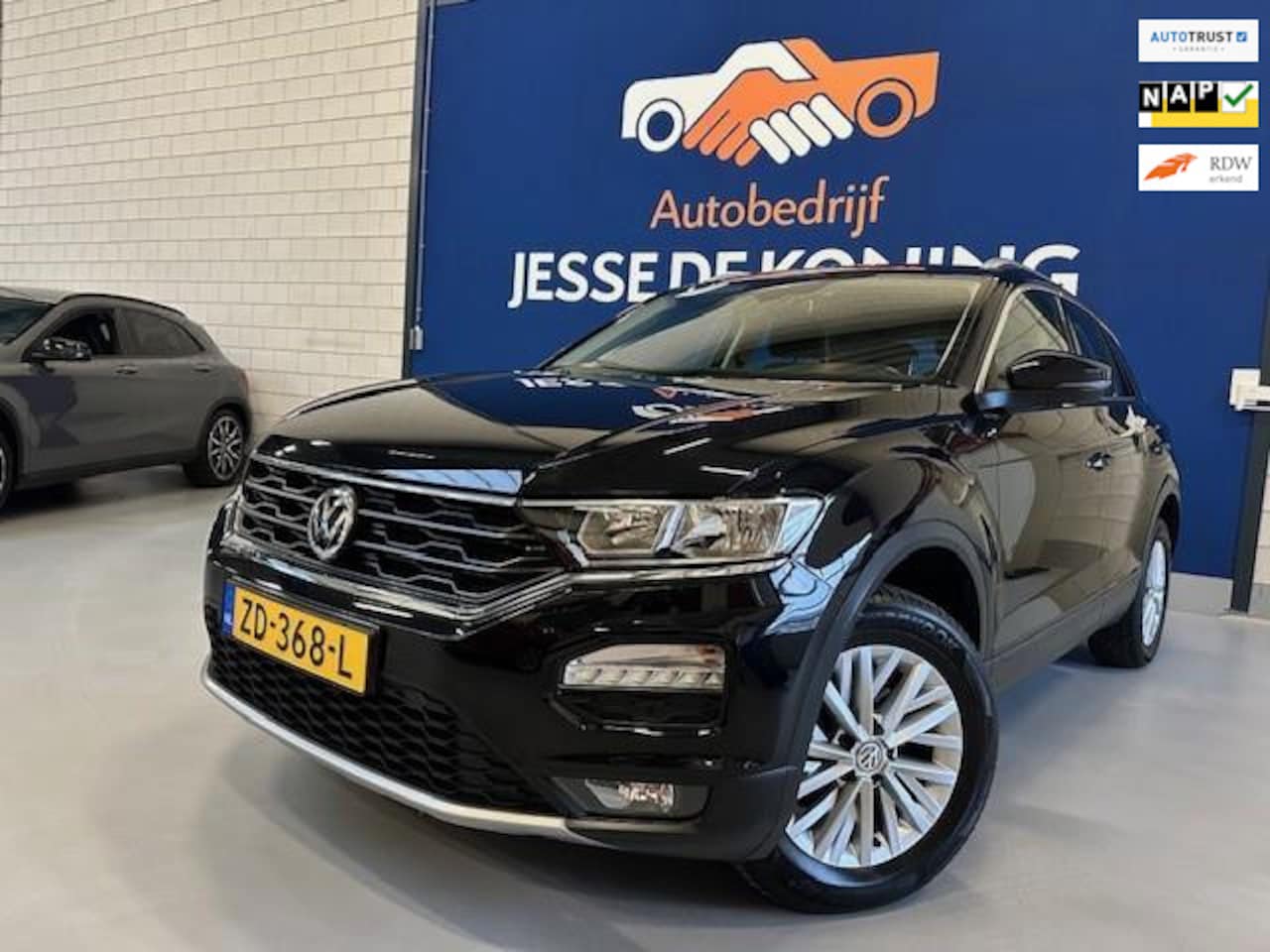 Volkswagen T-Roc - 1.5 TSI Style automaat / camera/navigatie/trekhaak/cruise/climate/ bj.2019 / NAP 132066 km - AutoWereld.nl