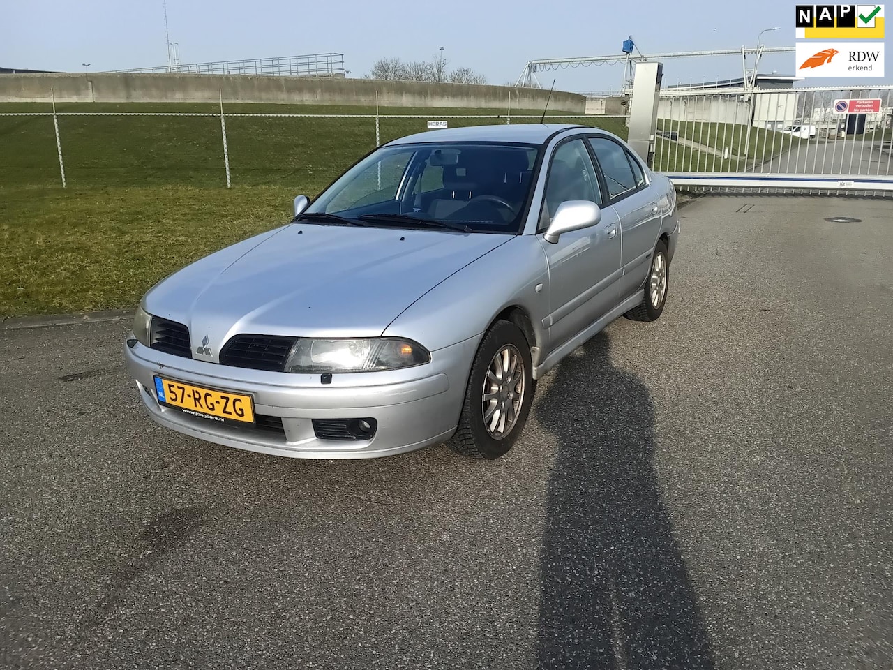 Mitsubishi Carisma - 1.6 Platinum Edition EXPORT PRIJS - AutoWereld.nl