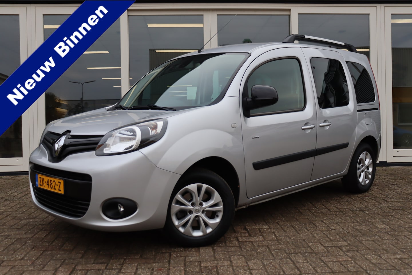 Renault Kangoo Family - 1.2 TCe 1.2 TCe, Automaat, Cruise Control, Airco, Trekhaak, PDC A, Prijs Is Rijklaar Inclusief 6 M - AutoWereld.nl