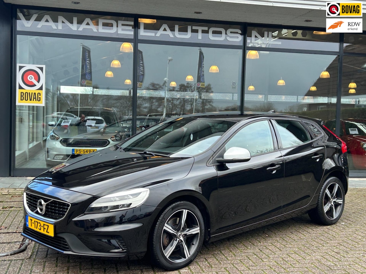 Volvo V40 - 2.0 T3 R-Design Half Leer Cruise Park.Sens LM-Velgen Volledig Dealeronderhouden! - AutoWereld.nl