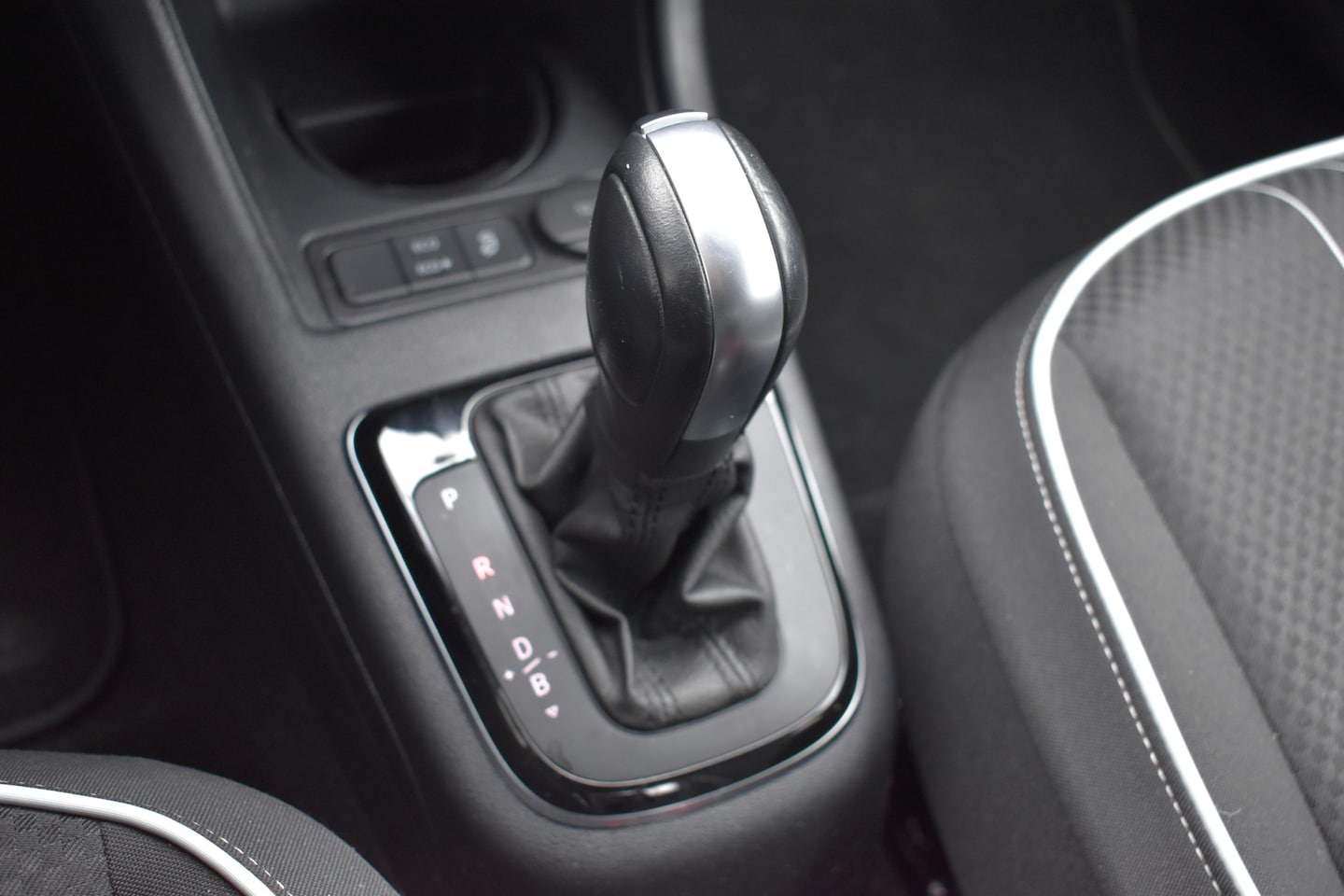 SEAT Mii Electric - electric Plus 2-color Automaat Parkeer sensoren Stoelverwarming 1e eigenaar N.A.P. - AutoWereld.nl