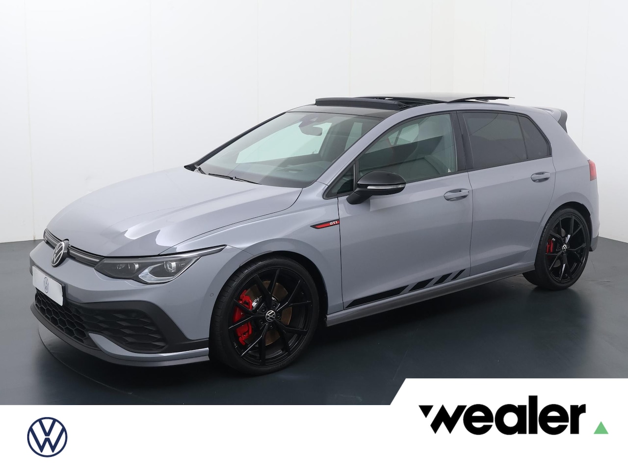 Volkswagen Golf - 2.0 TSI GTI Clubsport | 301 PK | Panoramadak | LED matrix IQ.Light koplampen | 19" LM velg - AutoWereld.nl