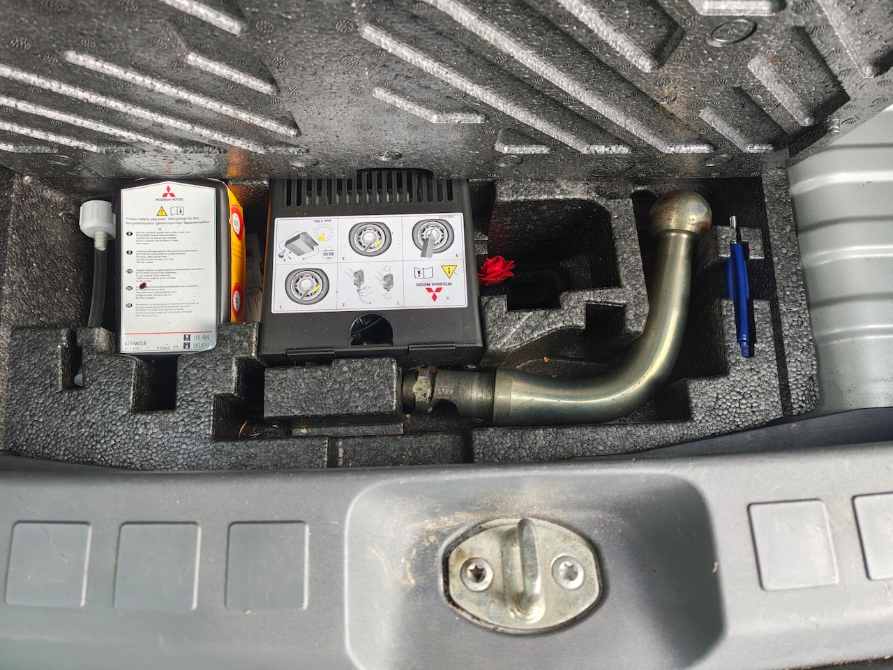 Mitsubishi Colt - 1.5 Invite - AIRCO - TREKHAAK - 5 DEURS - ONDERHOUDEN - AutoWereld.nl