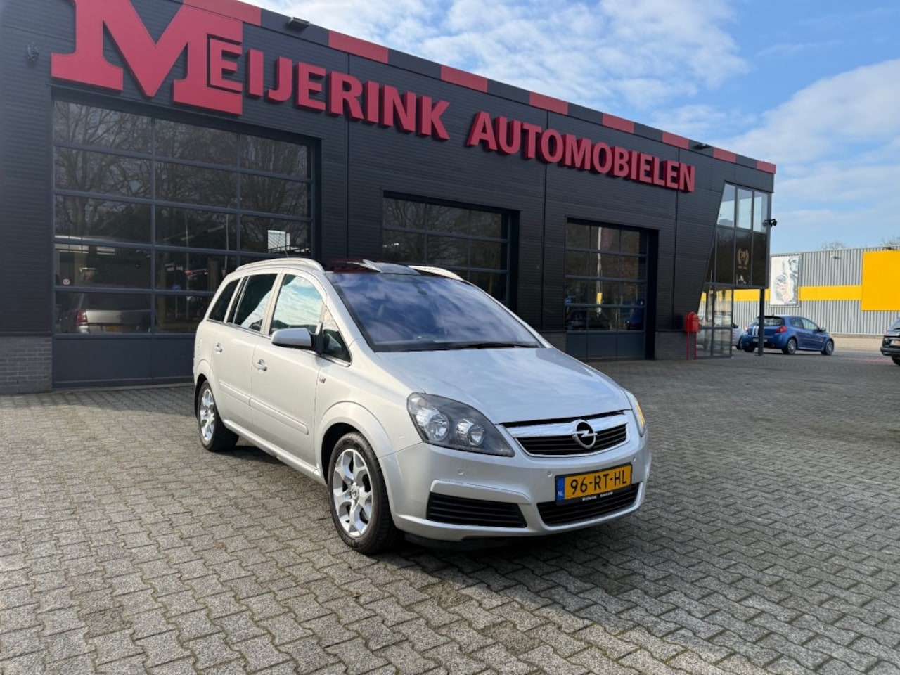 Opel Zafira - 2.2 COSMO 7-PERSOONS  85.000 KM NAP - AutoWereld.nl