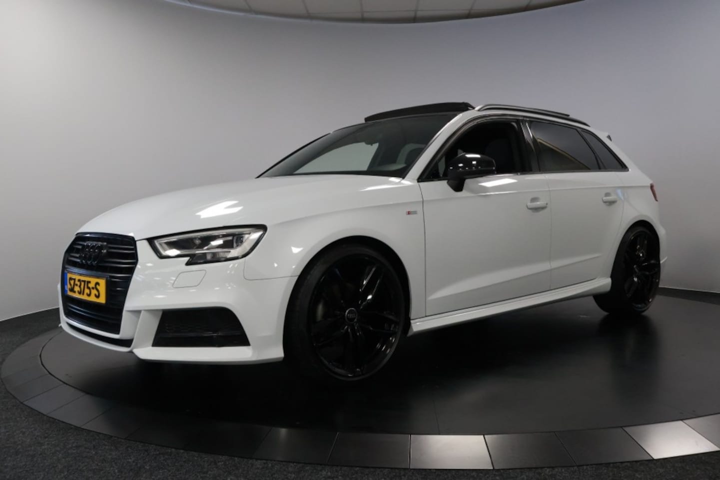 Audi A3 - 1.5 TFSI Sport S-line Edition dealer onderhoud pano - AutoWereld.nl