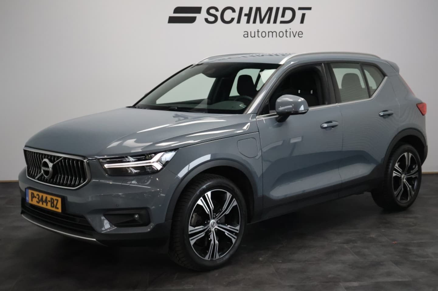 Volvo XC40 - 1.5 T4 Recharge Inscription Expression | Trekhaak | Stoelverwarm - AutoWereld.nl