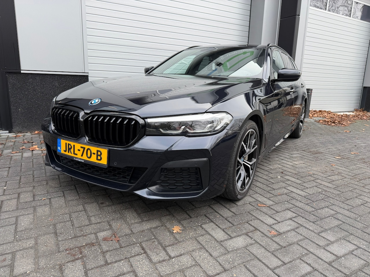 BMW 5-serie Touring - 530e M Sport / Apple Carplay / LED / PHEV / Trekhaak / Stoel Verwarming - AutoWereld.nl