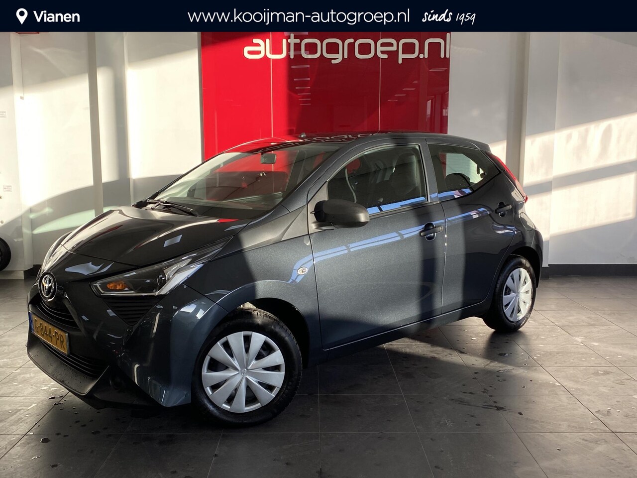 Toyota Aygo - 1.0 VVT-i x-fun met Airco, Bluetooth 5 deuren en zeer weinig km - AutoWereld.nl