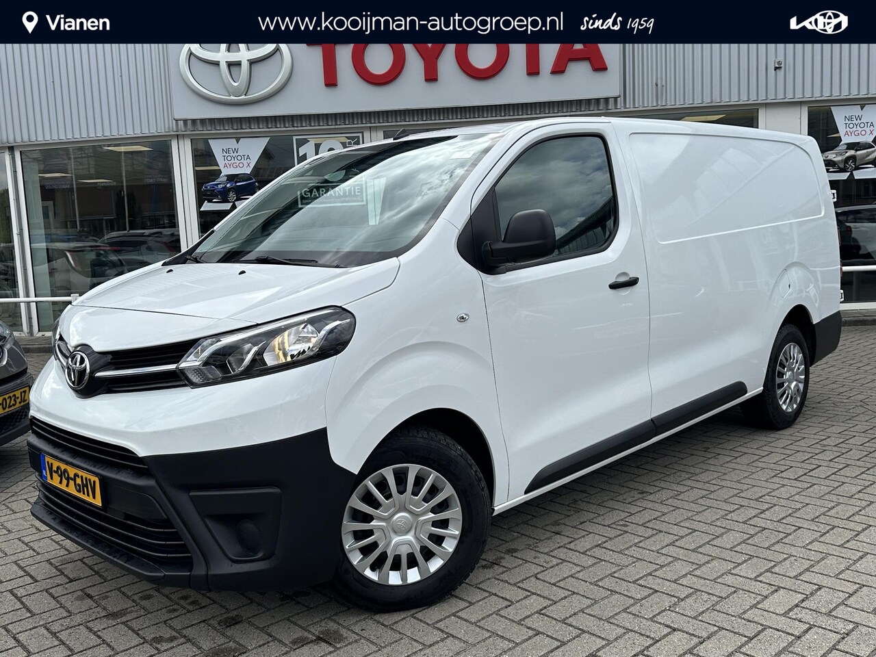 Toyota PROACE Long Worker - 2.0 D-4D Live | Parkeersensoren achter | DAB | Cruise control | Bluetooth | Tussenschot vo - AutoWereld.nl