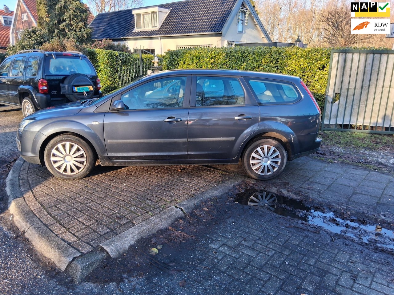 Ford Focus Wagon - 1.6-16V Trend airco trekhaak - AutoWereld.nl