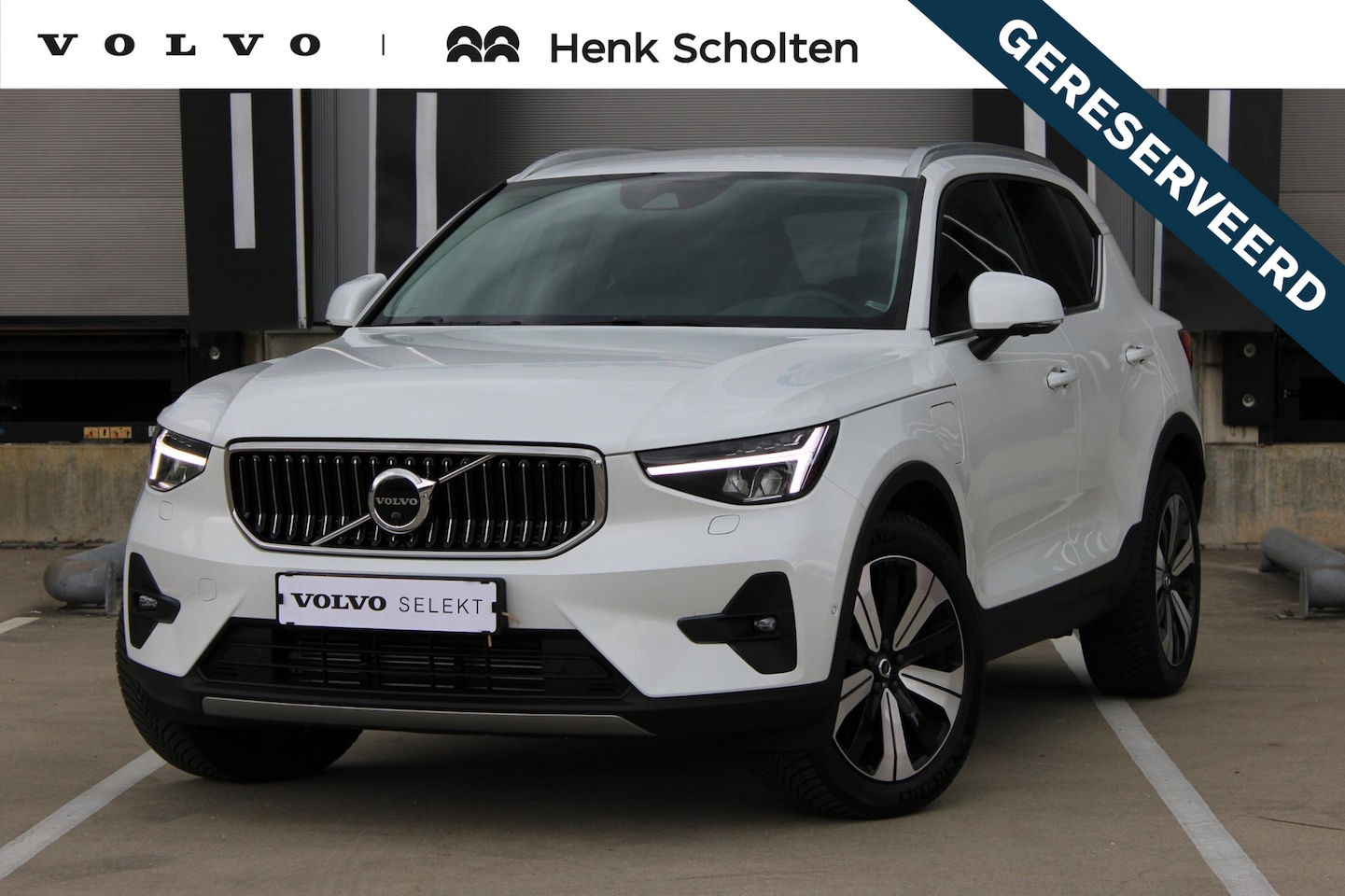 Volvo XC40 - T4 Recharge Inscription | Trekhaak | Premium audio by Harman Kardon | Verwarmde voorstoele - AutoWereld.nl