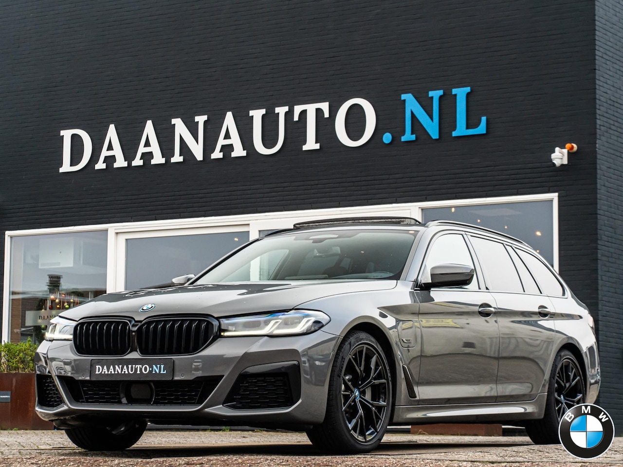 BMW 5-serie Touring - 530e M Sport Pano CoPilot Laser Keyless HUD HK - AutoWereld.nl
