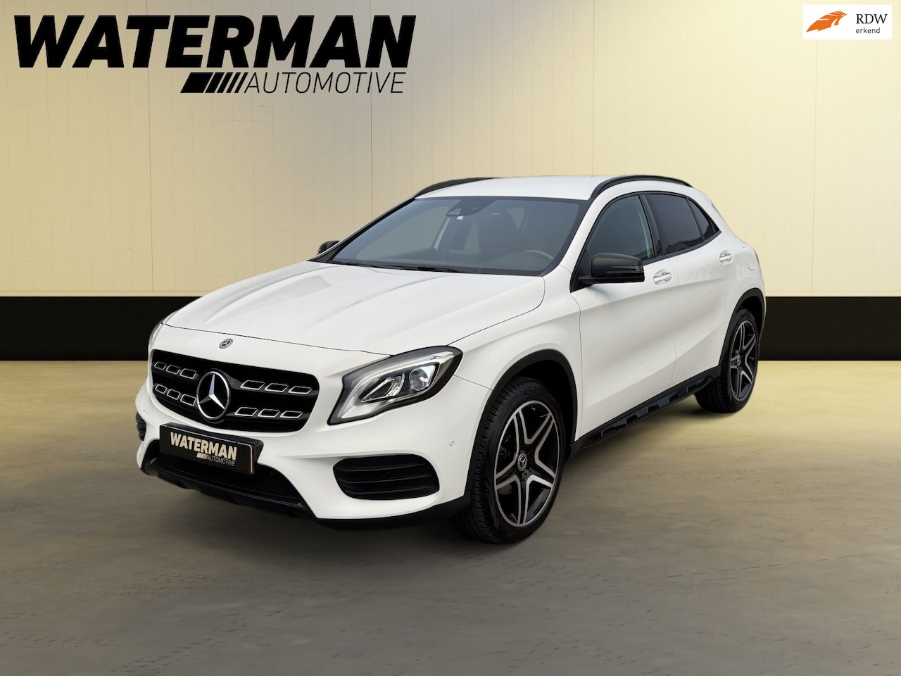 Mercedes-Benz GLA-Klasse - 180 AMG-LINE/ KEYLES/NIGHT/ LED/NAVI/ BLIND-SPOT/FACELIFT!! - AutoWereld.nl
