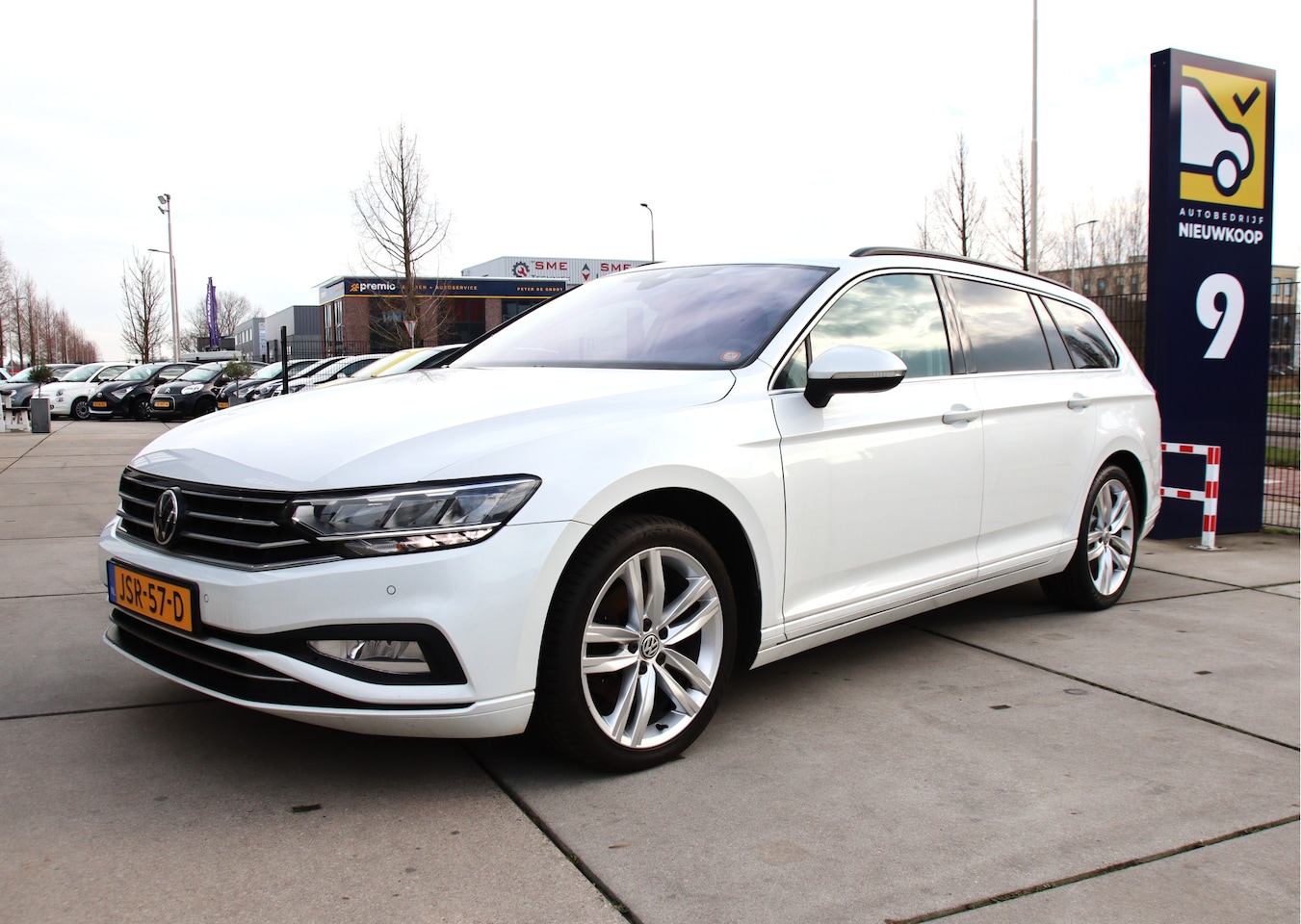 Volkswagen Passat Variant - 1.5 TSI DSG Business Winterpakkety, trekhaak, FULL LED - AutoWereld.nl