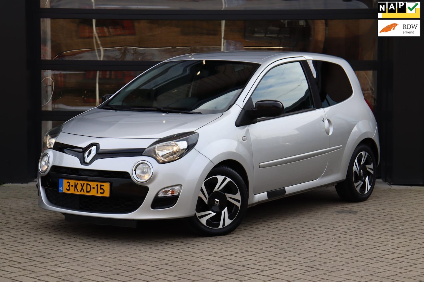 Renault Twingo - 1.2 16V Dynamique | NAP | Invalide Auto | Handgas + Rem | Eerste Eigenaar | Airco | Automa - AutoWereld.nl