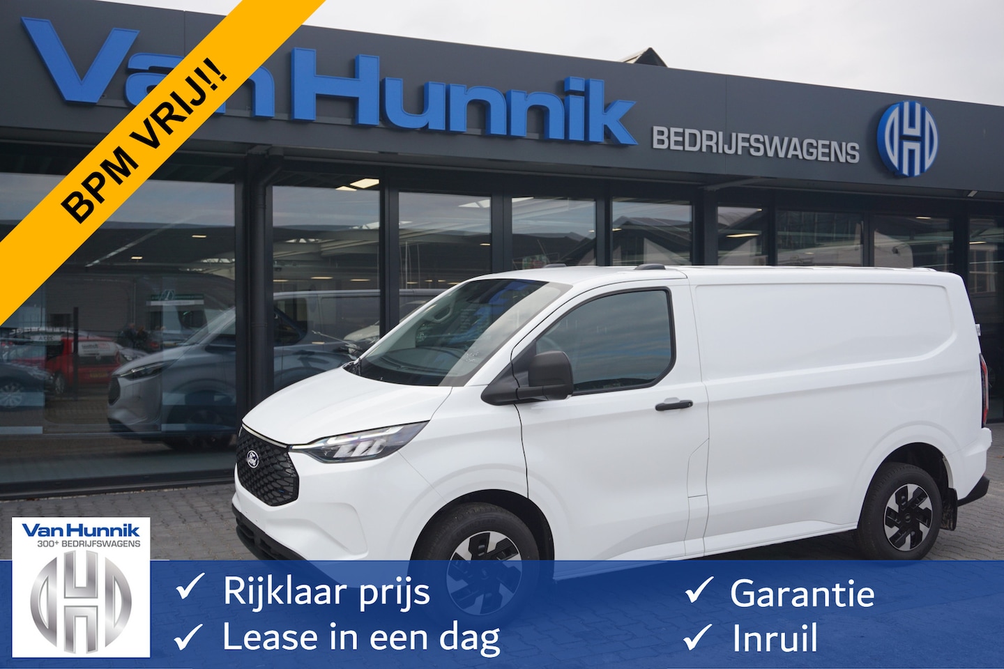 Ford Transit Custom - e-Transit 320S 218PK 64KWH Trend AUT BPM VRIJ!! Apple CP / Android A, LED, 2300KG Trekgewi - AutoWereld.nl