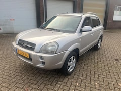 Hyundai Tucson - 2.0i Active CLIMA / LEER